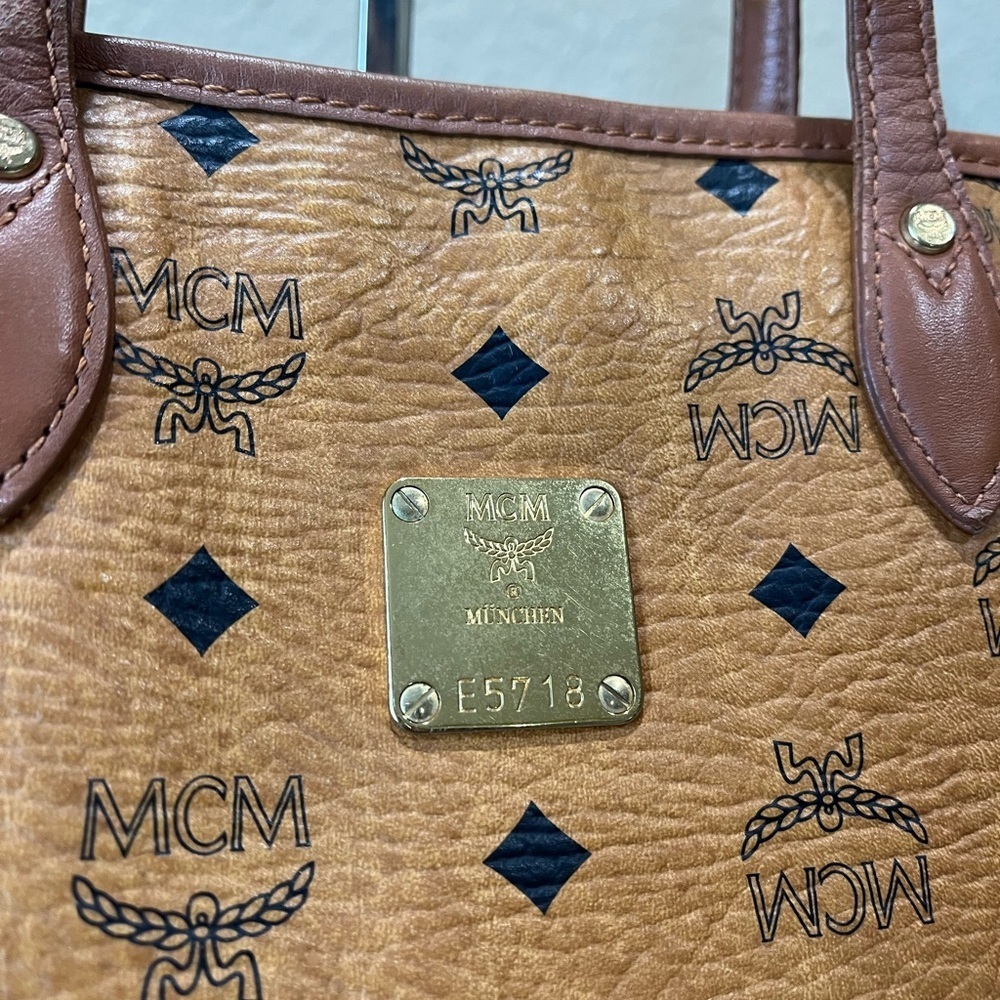 MCM COGNAC VISETOS SMALL ZIPPERED TOTE - Picture 3 of 15